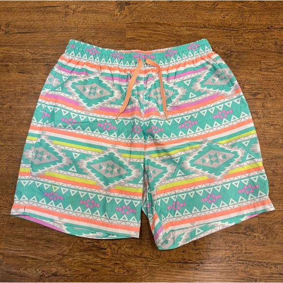 chubbies Other - Chubbies Green Geometric Aztec Tribal Lined Swim Trunks Shorts 7" Inseam Men's L